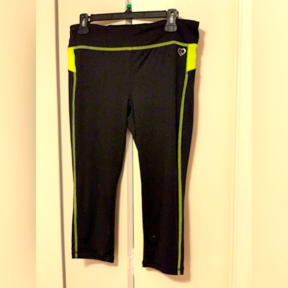 Live Love Design (Brand name) active wear crop pants, inside zipper pocket